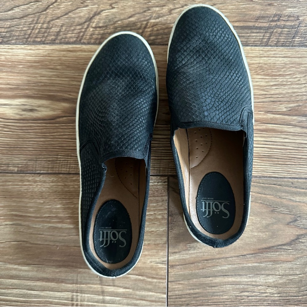 Super comfortable slip on shoes!